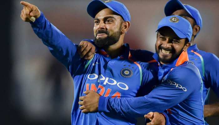 INDvsWI 2nd ODI: कोहली के 42वें शतक और भुवी के चौके ने दिलाई भारत को आसान जीत INDvsWI 2nd ODI: कोहली के 42वें शतक और भुवी के चौके ने दिलाई भारत को आसान जीत