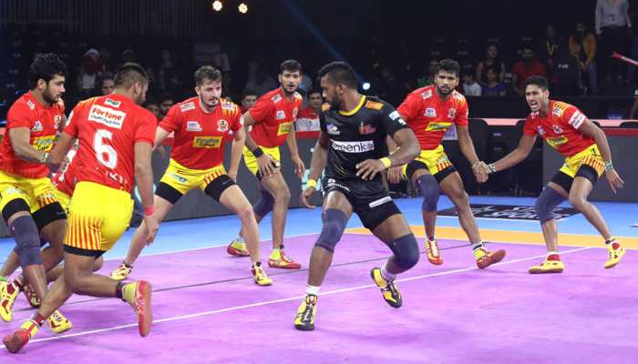 PKL 2019: तेलुगु टाइटंस की 6 मैचों के बाद पहली जीत, गुजरात की लगातार चौथी हार PKL 2019: तेलुगु टाइटंस की 6 मैचों के बाद पहली जीत, गुजरात की लगातार चौथी हार