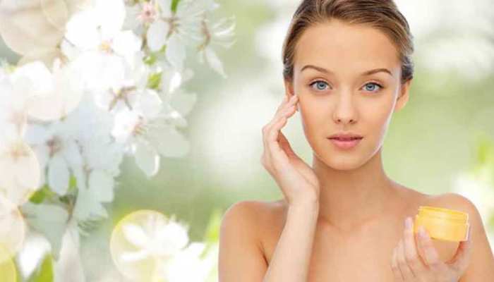 राखी पर चाहिए दमकती और खूबसूरत त्वचा, तो ऐसे घर में तैयार करिए स्क्रब