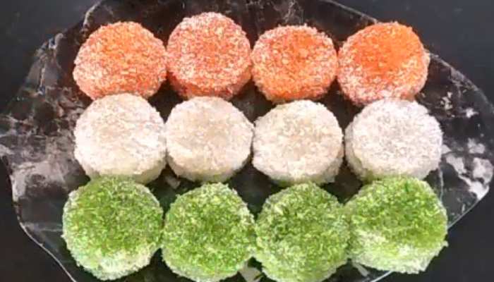 Recipe: इस रक्षाबंधन भाई के लिए बनाएं ट्राई कलर ब्रेड मलाई चमचम और त्योहार में घोलें प्यार की मिठास Recipe: इस रक्षाबंधन भाई के लिए बनाएं ट्राई कलर ब्रेड मलाई चमचम और त्योहार में घोलें प्यार की मिठास