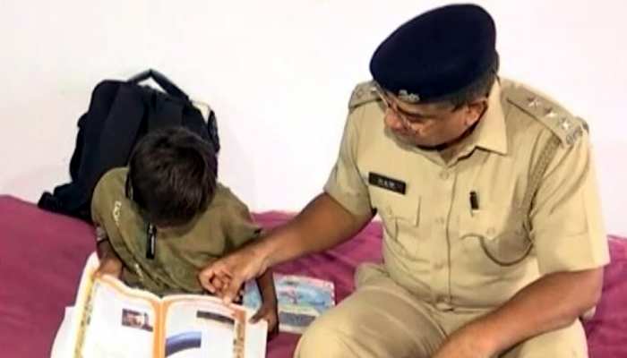 कहानी फिल्मी नहीं रियल है, पत्नी की हत्या के आरोप में जेल में है पिता, बच्चे की परवरिश कर रही पुलिस कहानी फिल्मी नहीं रियल है, पत्नी की हत्या के आरोप में जेल में है पिता, बच्चे की परवरिश कर रही पुलिस