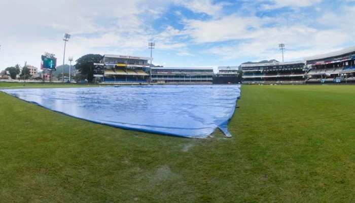 IND vs WI: मैच में बारिश ने दूसरी बार डाली बाधा, जानिए क्या है नया अपडेट IND vs WI: मैच में बारिश ने दूसरी बार डाली बाधा, जानिए क्या है नया अपडेट