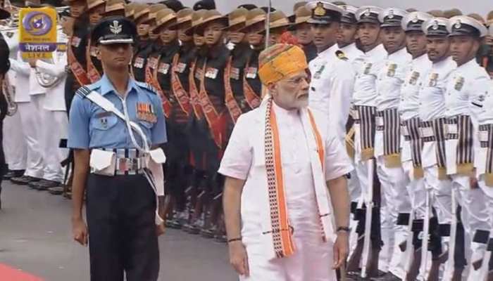 73वें स्वतंत्रता दिवस पर फिर दिखा PM मोदी का साफा प्रेम,इस बार पहना खास बहुरंगी साफा