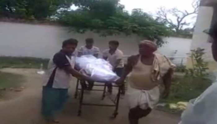 बिहारः खगड़िया में तीन दिनों में तीन लोगों की हत्या, अपरधियों ने शिक्षक को मारी गोली बिहारः खगड़िया में तीन दिनों में तीन लोगों की हत्या, अपरधियों ने शिक्षक को मारी गोली