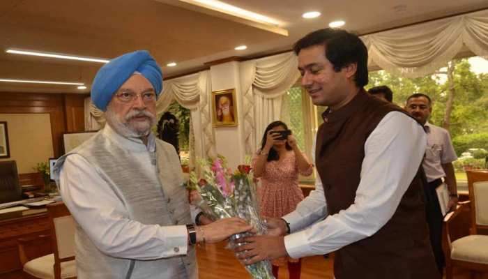 MP: भोपाल और इंदौर को मिला मेट्रो का तोहफा, 2023 से कर सकेंगे सफर MP: भोपाल और इंदौर को मिला मेट्रो का तोहफा, 2023 से कर सकेंगे सफर