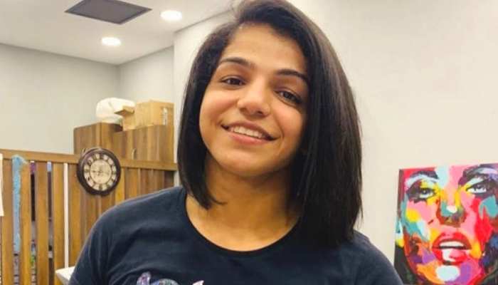 साक्षी मलिक को बिना बताए नेशनल कैंप छोड़ने पर मिला नोटिस, बोलीं- 'रक्षाबंधन के लिए घर गई थी' साक्षी मलिक को बिना बताए नेशनल कैंप छोड़ने पर मिला नोटिस, बोलीं- 'रक्षाबंधन के लिए घर गई थी'