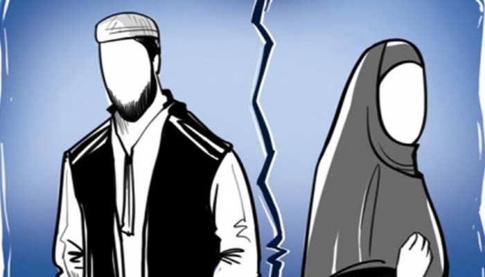बेटी होने के बाद पति ने मांगी कार, न मिलने पर मारा-पीटा और बोल दिया- तलाक, तलाक, तलाक बेटी होने के बाद पति ने मांगी कार, न मिलने पर मारा-पीटा और बोल दिया- तलाक, तलाक, तलाक
