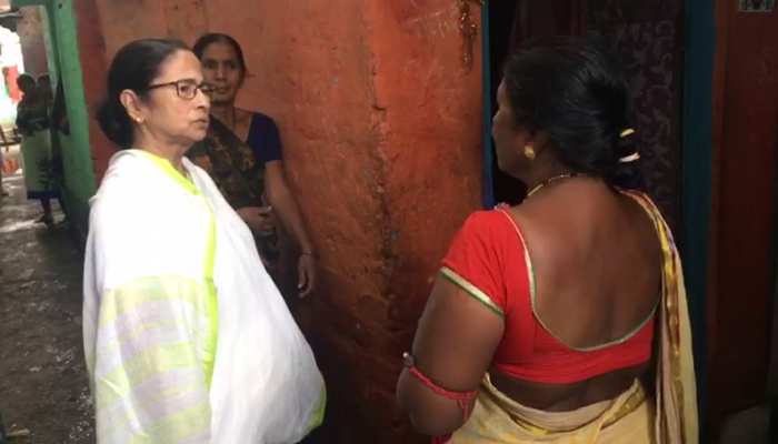 बंगाल में पार्टी को मजबूत करने के लिए ममता ने कसी कमर, लोगों से मिलने का बनाया प्लान बंगाल में पार्टी को मजबूत करने के लिए ममता ने कसी कमर, लोगों से मिलने का बनाया प्लान