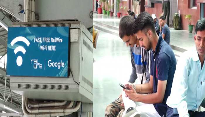 जम्मू में फिर बंद हुई इंटरनेट सेवा, रेलवे स्टेशन पर पहुंचकर जरूरी काम कर रहे हैं लोग जम्मू में फिर बंद हुई इंटरनेट सेवा, रेलवे स्टेशन पर पहुंचकर जरूरी काम कर रहे हैं लोग