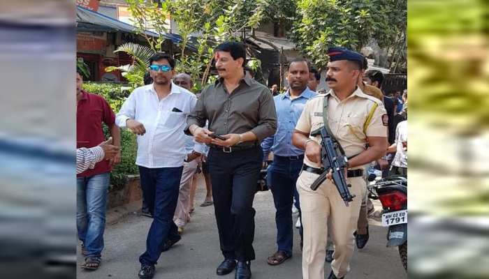 वर्दी छोड़ खादी पहनने की राह पर एनकाउंटर स्पेशलिस्ट, जिसके नाम से थर्राते हैं अपराधी वर्दी छोड़ खादी पहनने की राह पर एनकाउंटर स्पेशलिस्ट, जिसके नाम से थर्राते हैं अपराधी