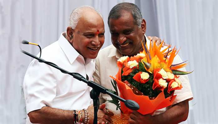 कर्नाटक: BJP मंत्रिमंडल में 17 विधायकों को मिली जगह, एक MLA ने ली मुख्यमंत्री पद की शपथ कर्नाटक: BJP मंत्रिमंडल में 17 विधायकों को मिली जगह, एक MLA ने ली मुख्यमंत्री पद की शपथ