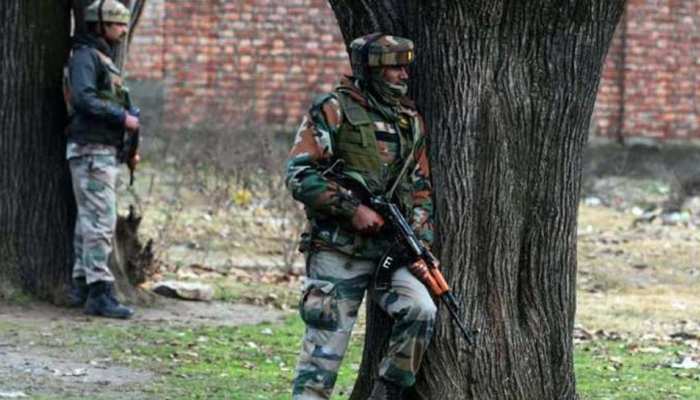 जम्मू कश्मीरः बारामूला में सुरक्षाबलों ने ढेर किया आतंकी, मुठभेड़ में SPO भी शहीद जम्मू कश्मीरः बारामूला में सुरक्षाबलों ने ढेर किया आतंकी, मुठभेड़ में SPO भी शहीद