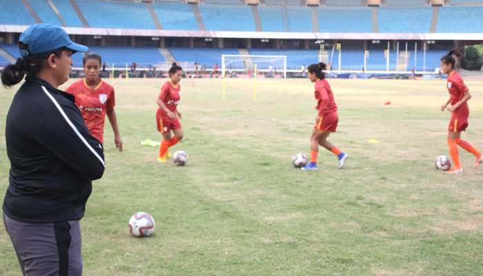 महिला फुटबॉल: उज्बेकिस्तान के खिलाफ खेलेगी भारतीय टीम महिला फुटबॉल: उज्बेकिस्तान के खिलाफ खेलेगी भारतीय टीम