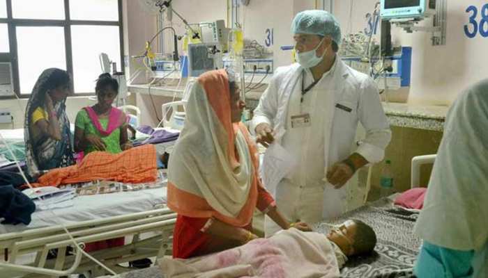 सूरत में बढ़ रही महामारी, बुखार-निमोनिया से 20 दिनों में 11 की मौत, हरकत में आया स्वास्थ्य विभाग सूरत में बढ़ रही महामारी, बुखार-निमोनिया से 20 दिनों में 11 की मौत, हरकत में आया स्वास्थ्य विभाग