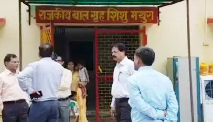 मथुरा: बाल गृह में फूड पॉइजनिंग से 2 मासूमों की मौत, DM ने मांगी 24 घंटे में जांच रिपोर्ट मथुरा: बाल गृह में फूड पॉइजनिंग से 2 मासूमों की मौत, DM ने मांगी 24 घंटे में जांच रिपोर्ट