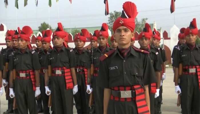 अनुच्छेद 370 हटने के बाद जम्मू कश्मीर के 575 युवा भारतीय सेना में हुए शामिल अनुच्छेद 370 हटने के बाद जम्मू कश्मीर के 575 युवा भारतीय सेना में हुए शामिल