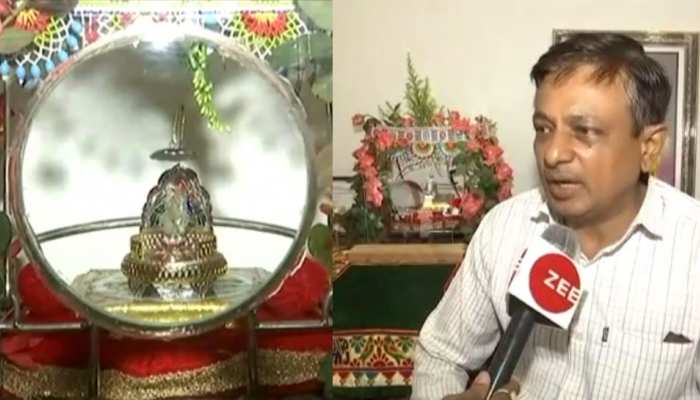 सूरत के व्यापारी ने 500 करोड़ के डायमंड गणेश की स्थापना की, दूर-दूर से देखने पहुंच रहे लोग सूरत के व्यापारी ने 500 करोड़ के डायमंड गणेश की स्थापना की, दूर-दूर से देखने पहुंच रहे लोग