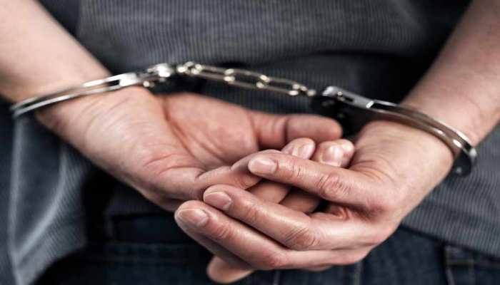हनी ट्रैप में फंसाकर व्यापारी से वसूले 10 लाख, परेशान होकर कर ली आत्महत्या, गिरफ्तार हनी ट्रैप में फंसाकर व्यापारी से वसूले 10 लाख, परेशान होकर कर ली आत्महत्या, गिरफ्तार