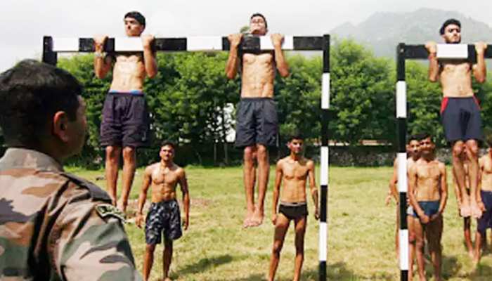 सेनी भर्ती: दूसरे दिन डोडा जिले 3400 युवाओं ने दिखाया दमखम सेनी भर्ती: दूसरे दिन डोडा जिले 3400 युवाओं ने दिखाया दमखम