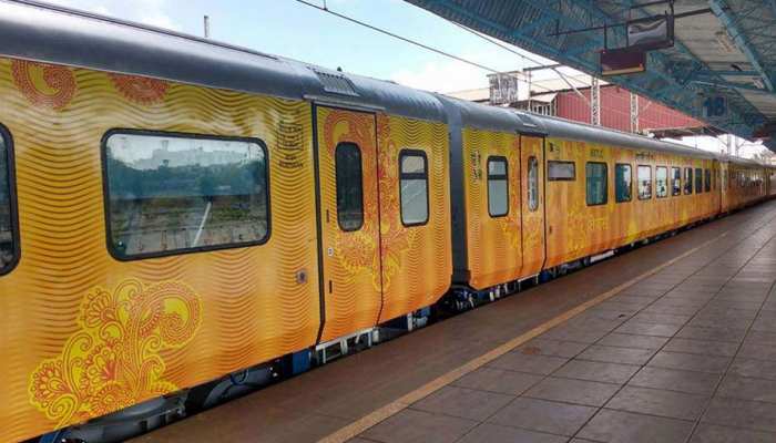 Exclusive : नवरात्रों में चलेगी देश की पहली प्राइवेट ट्रेन तेजस एक्सप्रेस, इस दिन से कराएं टिकट बुकिंग Exclusive : नवरात्रों में चलेगी देश की पहली प्राइवेट ट्रेन तेजस एक्सप्रेस, इस दिन से कराएं टिकट बुकिंग