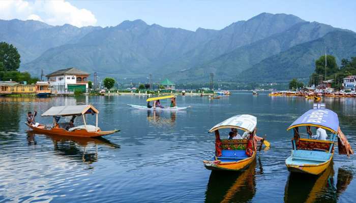 जम्मू-कश्मीर जाने वाले सैलानियों के लिए गुड न्यूज, अब महाराष्ट्र सरकार देगी यह फैसिलिटी जम्मू-कश्मीर जाने वाले सैलानियों के लिए गुड न्यूज, अब महाराष्ट्र सरकार देगी यह फैसिलिटी