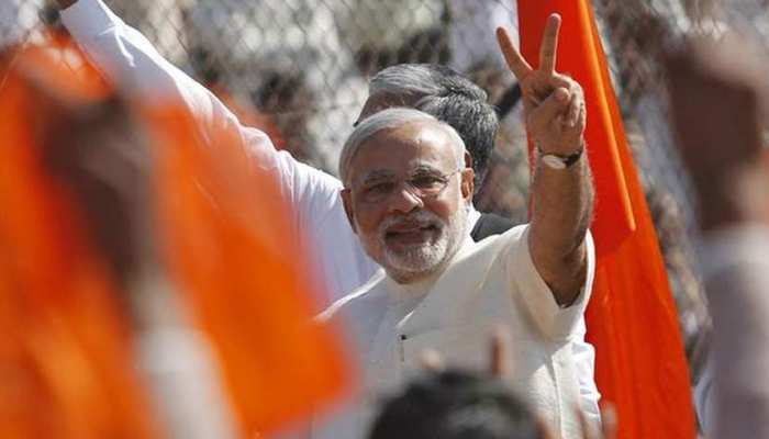 यूपी: मोदी सरकार के दूसरे कार्यकाल के 100 दिन पूरे होने पर मुस्लिम महिलाओं ने बांटी मिठाइयां यूपी: मोदी सरकार के दूसरे कार्यकाल के 100 दिन पूरे होने पर मुस्लिम महिलाओं ने बांटी मिठाइयां