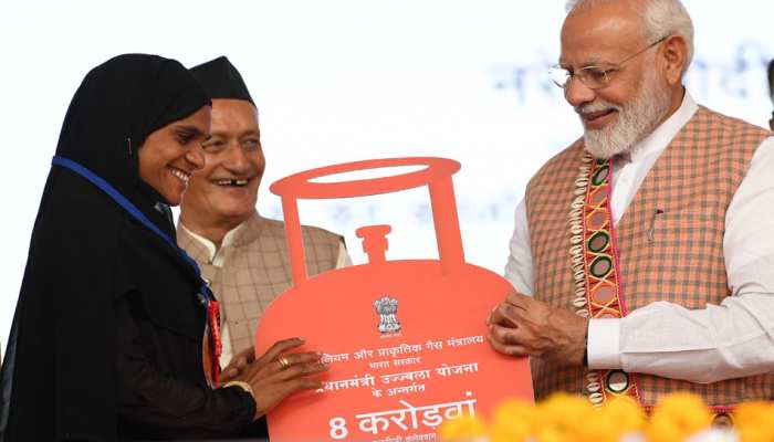 मोदी सरकार की बड़ी सफलता, 8 करोड़ महिलाओं को उज्ज्वला योजना का लाभ मोदी सरकार की बड़ी सफलता, 8 करोड़ महिलाओं को उज्ज्वला योजना का लाभ