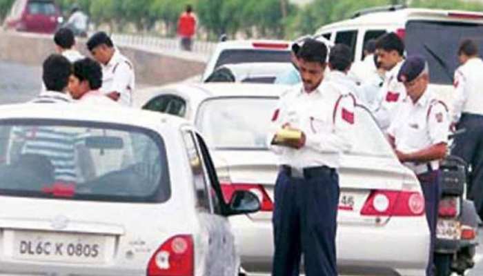 गाड़ी चलाने वालों के लिए राहत भरी खबर, नहीं है DL और RC, फिर भी नहीं कटेगा चालान गाड़ी चलाने वालों के लिए राहत भरी खबर, नहीं है DL और RC, फिर भी नहीं कटेगा चालान