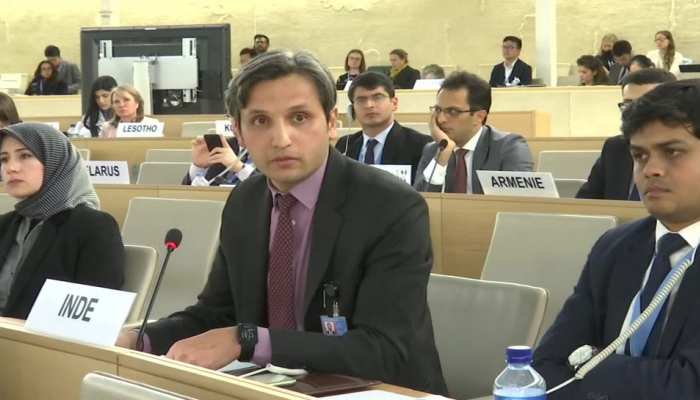 UNHRC में भारत का PAK को करारा जवाब, 'आपने अल्पसंख्यकों के साथ कैसा सलूक किया, सब जानते हैं' UNHRC में भारत का PAK को करारा जवाब, 'आपने अल्पसंख्यकों के साथ कैसा सलूक किया, सब जानते हैं'