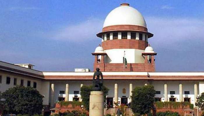 आयकर अधिकारी की गिरफ्तारी को CBI ने सुप्रीम कोर्ट का दरवाजा खटखटाया आयकर अधिकारी की गिरफ्तारी को CBI ने सुप्रीम कोर्ट का दरवाजा खटखटाया