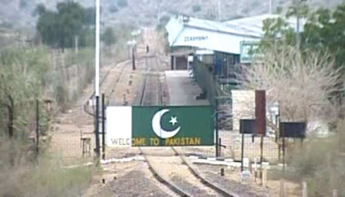 बाड़मेर: BSF ने मुनाबाव बॉर्डर से घुसपैठ कर रहे एक पाकिस्तानी को किया गिरफ्तार बाड़मेर: BSF ने मुनाबाव बॉर्डर से घुसपैठ कर रहे एक पाकिस्तानी को किया गिरफ्तार
