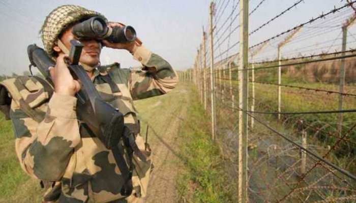 अब पानी के रास्ते घुसपैठ की फिराक में लगा पाकिस्तान, LoC के लॉन्च पैड पर देखी गई रबड़ की नाव अब पानी के रास्ते घुसपैठ की फिराक में लगा पाकिस्तान, LoC के लॉन्च पैड पर देखी गई रबड़ की नाव