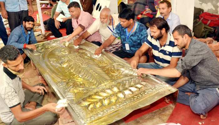 जल्द पूरा होगा मां वैष्णो देवी के भक्तों का सपना, मंदिर के लिए तैयार हो रहा सोने का द्वार जल्द पूरा होगा मां वैष्णो देवी के भक्तों का सपना, मंदिर के लिए तैयार हो रहा सोने का द्वार