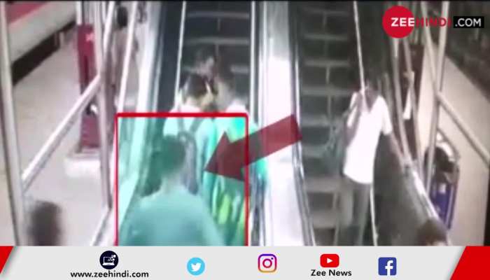 thief caught red handed by RPF in Delhi