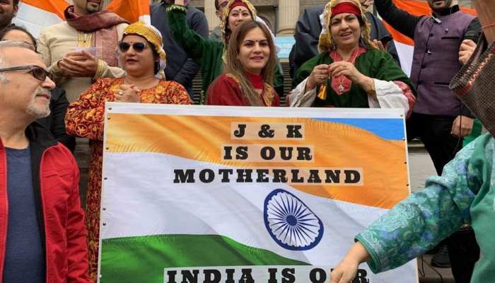 ऑस्ट्रेलिया: जम्मू-कश्मीर से अनुच्छेद 370 हटाने का समर्थन, भारतीय मूल के लोगों ने निकाली रैली ऑस्ट्रेलिया: जम्मू-कश्मीर से अनुच्छेद 370 हटाने का समर्थन, भारतीय मूल के लोगों ने निकाली रैली
