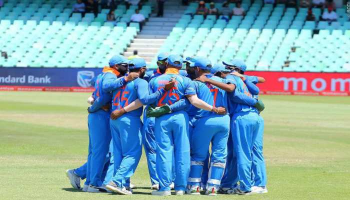 INDvsSA: नई जर्सी हुई लॉन्च, अब इस स्पॉन्सर के साथ पहली बार खेलेगी कोहली एंड कंपनी INDvsSA: नई जर्सी हुई लॉन्च, अब इस स्पॉन्सर के साथ पहली बार खेलेगी कोहली एंड कंपनी