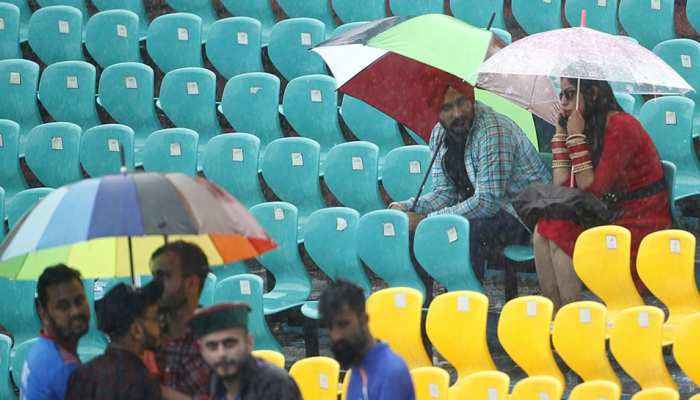 IND vs SA: धर्मशाला T20 रद्द होने से फैंस का BCCI पर फूटा गुस्सा, पूछे ये सवाल IND vs SA: धर्मशाला T20 रद्द होने से फैंस का BCCI पर फूटा गुस्सा, पूछे ये सवाल
