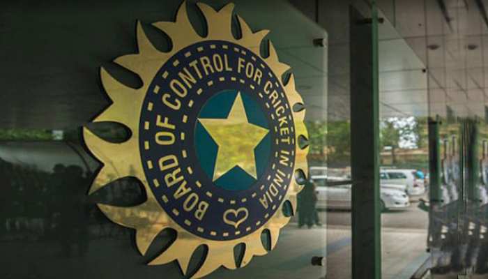 TNPL खिलाड़ियों ने की ऐसी रिपोर्ट, गंभीर भ्रष्टाचार की आशंका से BCCI में मची हलचल TNPL खिलाड़ियों ने की ऐसी रिपोर्ट, गंभीर भ्रष्टाचार की आशंका से BCCI में मची हलचल