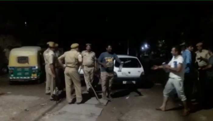 जयपुर: दो गुटों में विवाद के चलते बढ़ा तनाव, पुलिस की समझाइश के बाद शांत हुआ मामला जयपुर: दो गुटों में विवाद के चलते बढ़ा तनाव, पुलिस की समझाइश के बाद शांत हुआ मामला