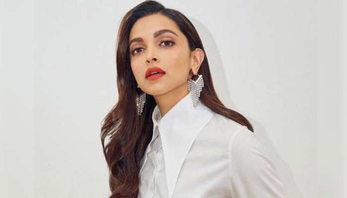 डिप्रेशन से जंग और मेंटल हेल्थ के लिए फिर आगे आईं दीपिका पादुकोण, कही यह बड़ी बात... डिप्रेशन से जंग और मेंटल हेल्थ के लिए फिर आगे आईं दीपिका पादुकोण, कही यह बड़ी बात...
