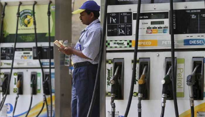 अरामको पर हमले के बाद पेट्रोल-डीजल के रेट में बड़ा उछाल, ये रहा आज का भाव अरामको पर हमले के बाद पेट्रोल-डीजल के रेट में बड़ा उछाल, ये रहा आज का भाव