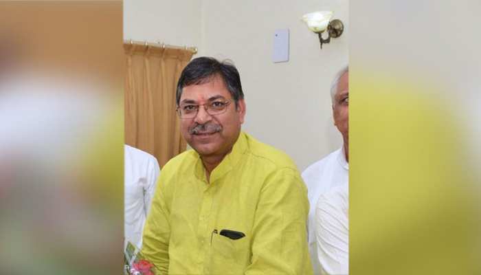 जयपुर: BSP विधायकों के कांग्रेस में शामिल होने पर सतीश पुनिया ने उठाया सवाल, कहा... जयपुर: BSP विधायकों के कांग्रेस में शामिल होने पर सतीश पुनिया ने उठाया सवाल, कहा...