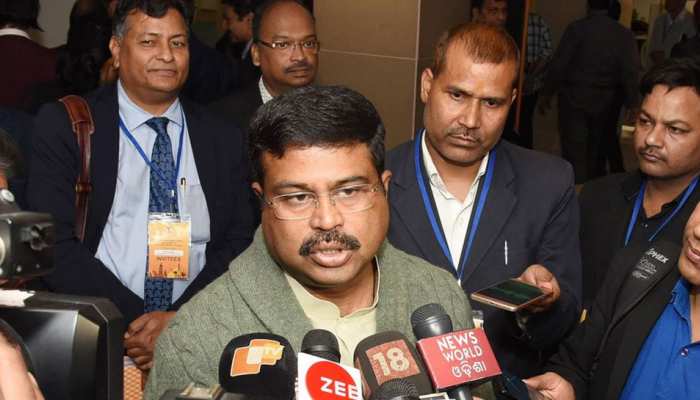 सितंबर में सऊदी अरामको से जितना तेल लेना था उसका आधा ले चुके : धर्मेंद्र प्रधान सितंबर में सऊदी अरामको से जितना तेल लेना था उसका आधा ले चुके : धर्मेंद्र प्रधान