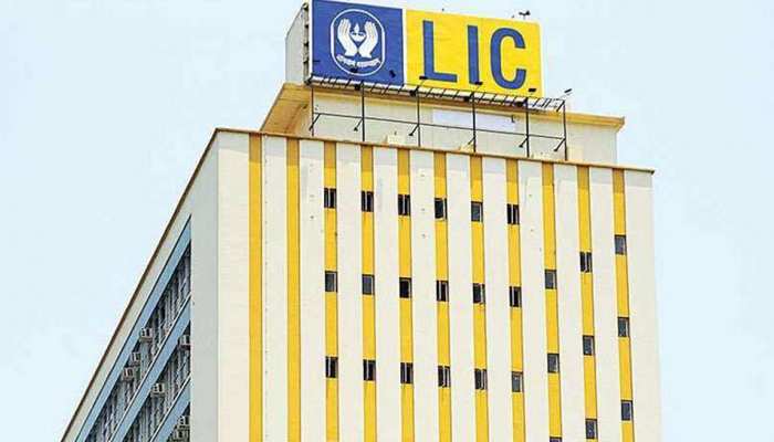 LIC ग्राहक अक्सर करते हैं ये गलतियां, ध्यान नहीं रखा तो होगी परेशानी LIC ग्राहक अक्सर करते हैं ये गलतियां, ध्यान नहीं रखा तो होगी परेशानी