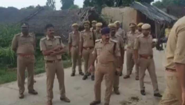हरदोई में हैवानियत, प्रेम-प्रसंग के चलते युवक को जिंदा जलाया, बेटे के सदमे में मां ने तोड़ा दम हरदोई में हैवानियत, प्रेम-प्रसंग के चलते युवक को जिंदा जलाया, बेटे के सदमे में मां ने तोड़ा दम