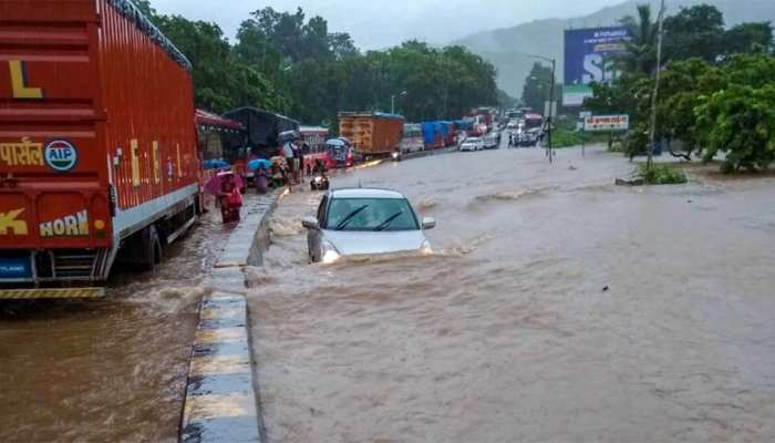 MP: नहीं थम रही बादलों से बरसती मुसीबत, 13 जिलों में भारी बारिश की चेतावनी MP: नहीं थम रही बादलों से बरसती मुसीबत, 13 जिलों में भारी बारिश की चेतावनी