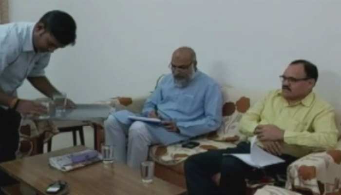 राजस्थान यूनिवर्सिटी के कुलपति को लेकर बनी जांच कमेटी ने लिए शिक्षकों के बयान राजस्थान यूनिवर्सिटी के कुलपति को लेकर बनी जांच कमेटी ने लिए शिक्षकों के बयान