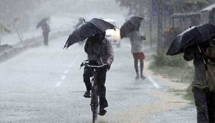 Weather Report: बारिश से नहीं मिलेगी अभी राहत, कई हिस्सों में बौछारें पड़ने की संभावना Weather Report: बारिश से नहीं मिलेगी अभी राहत, कई हिस्सों में बौछारें पड़ने की संभावना