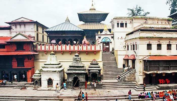 पशुपतिनाथ मंदिर में मिला संदिग्ध सामान, आनन-फानन में बुलाई गई आर्मी और पुलिस पशुपतिनाथ मंदिर में मिला संदिग्ध सामान, आनन-फानन में बुलाई गई आर्मी और पुलिस