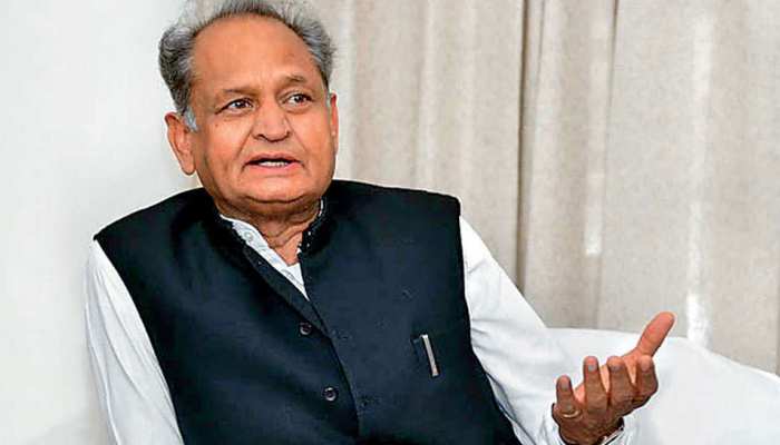 राजस्थान: महात्मा गांधी के लेकर अशोक गहलोत ने किया बीजेपी पर तंज, कहा... राजस्थान: महात्मा गांधी के लेकर अशोक गहलोत ने किया बीजेपी पर तंज, कहा...